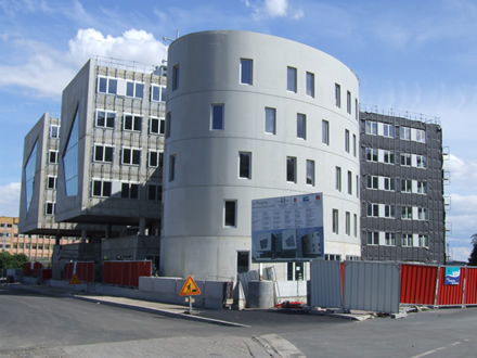 SIEGE DU PROGRES  Lyon : Prparation et application de lasure bton rgulateur de fond et finition incolore brillante.