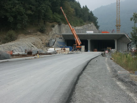 TRANCHEE COUVERTE  LOURDE (65) : Lavage des supports et application dun antigraffiti de type permanent ( 4300m).